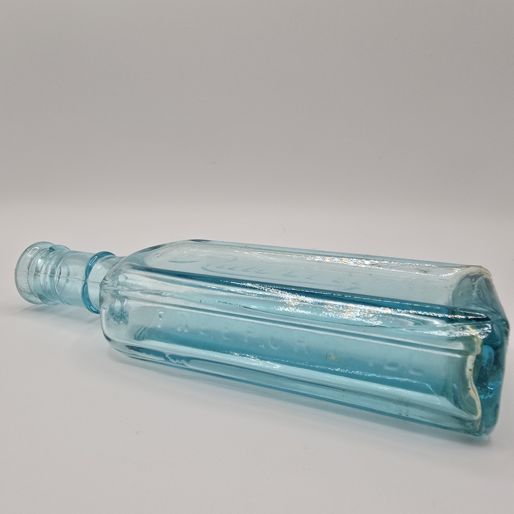 Vintage W.T. Rawleigh Co. Aqua Glass Bottle 6.25” Freeport Ill. Embossed - Picture 16 of 16